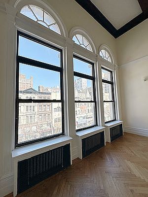 5th image of 148 W 72nd St #4F