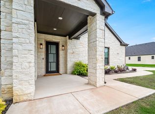 315 Lovers Ln, Terrell, TX 75160