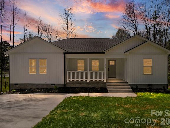 2nd image of 909 Pennington Rd