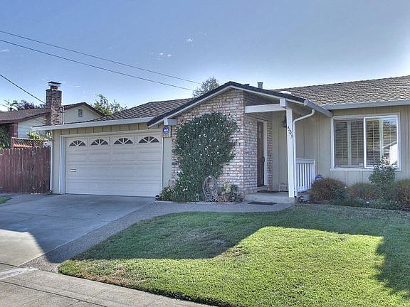 4th image of 41943 Chadbourne Dr