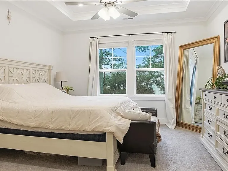2917 Pretty Lake Ave — Photo 15