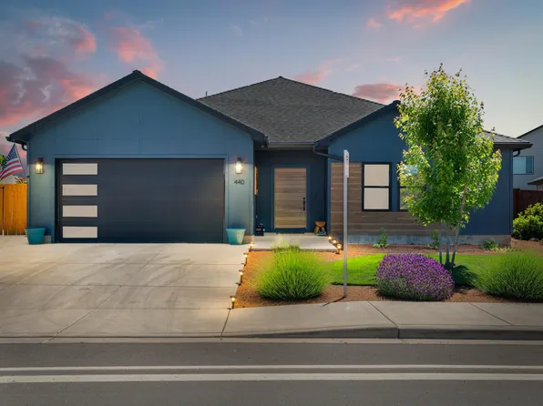 440 Arrowhead Trl, Eagle Point, OR 97524