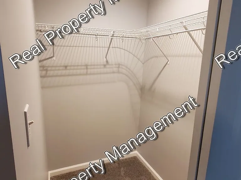 7813 White Oak Ln — Photo 10
