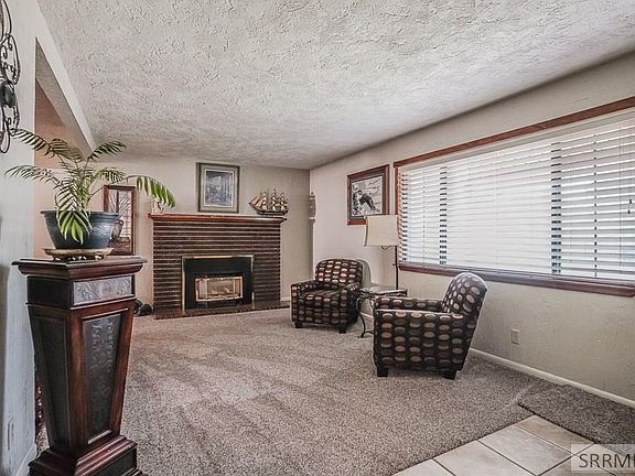 3rd image of 1120 Terry Dr