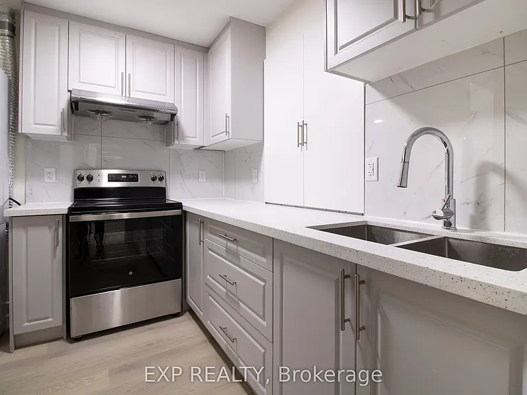 55 William Dunlop St #LOWER — Photo 5