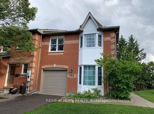 762 Caradonna Cres #11, Newmarket, ON L3X 1W6