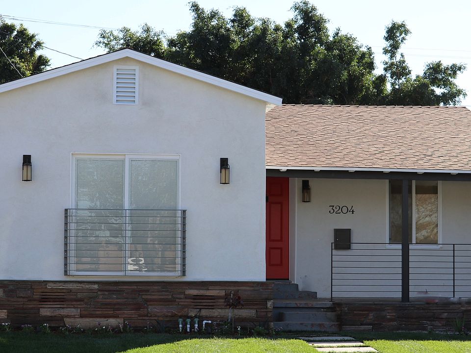 1st image of 3204 W 75th St