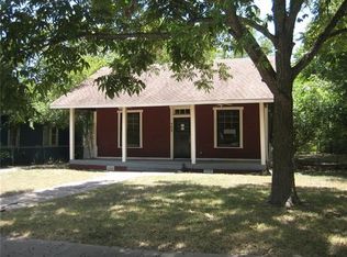 709 W 7th St, Taylor, TX 76574