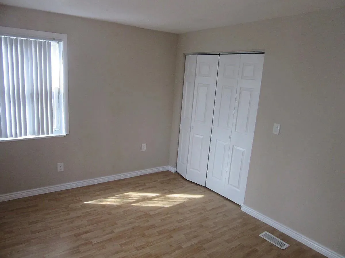 5 bed, 2011 sqft, $3,900 — Photo 4