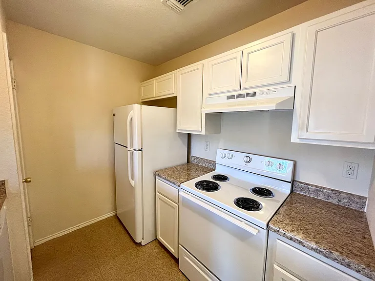 810 Station St — Photo 18