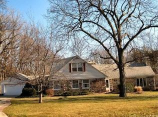 1600 Shady Ln, Elm Grove, WI 53122