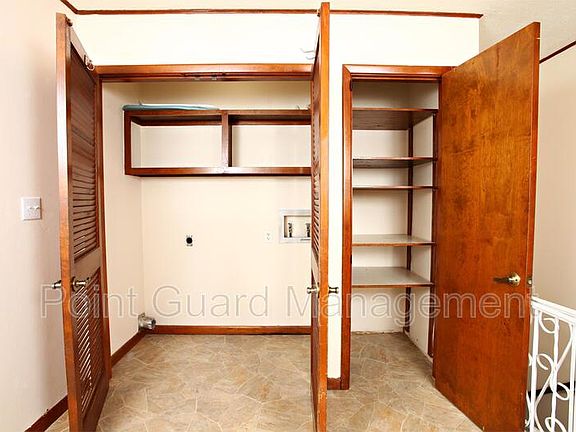 5th image of 437-39 N Hillcrest Ct #1