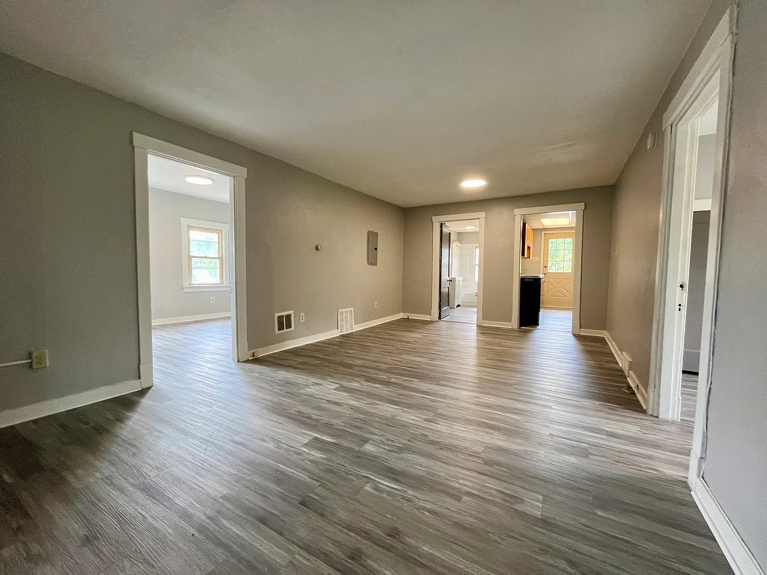 2 bed, $825 — Photo 4