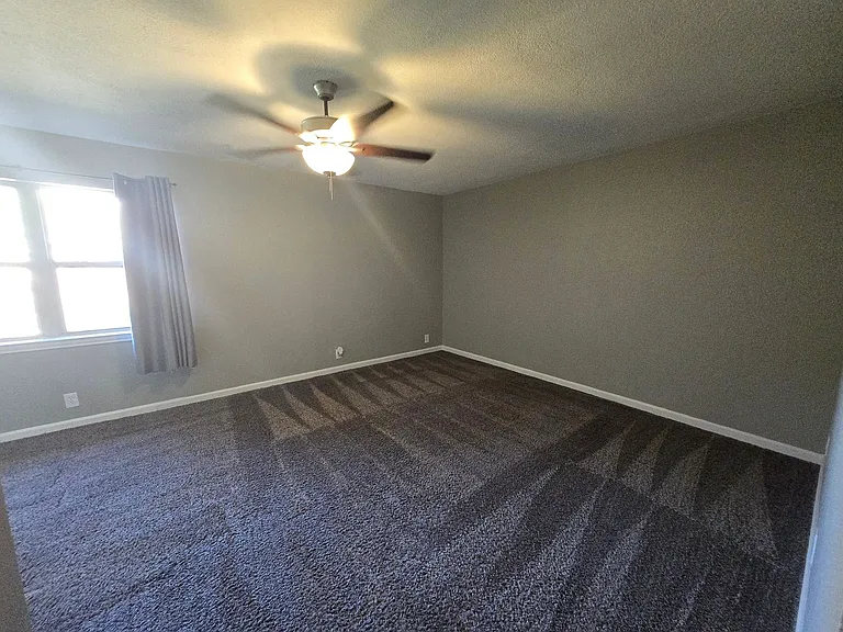 1049 Summerplace Ln — Photo 47