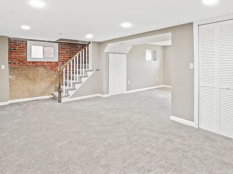 2615 Otis St NE — Photo 19