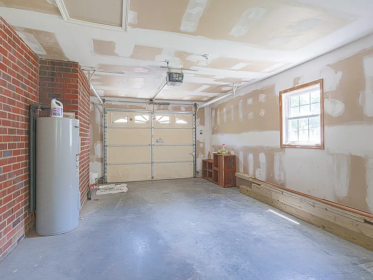 10912 London Dr — Photo 32