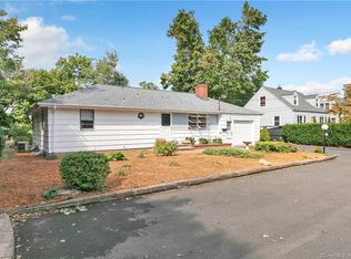 25 Albertson Rd, Hamden, CT 06514