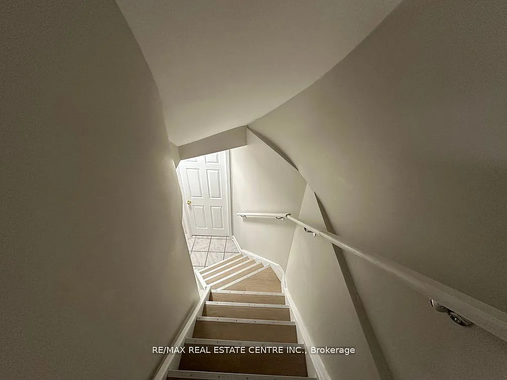 2 bed, $1,800 — Photo 4