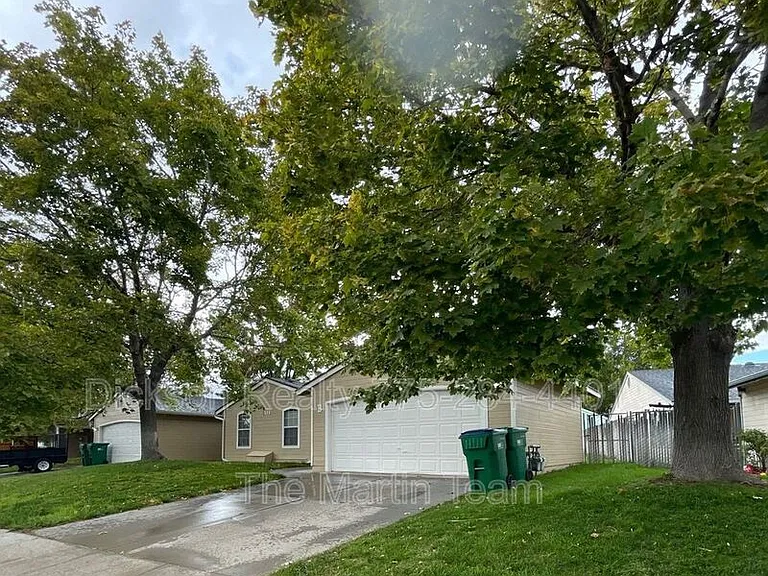 1530 Fire Box Rd #B — Photo 2