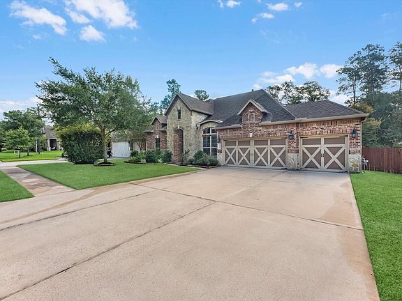 3rd image of 292 Dawn Brook Ln