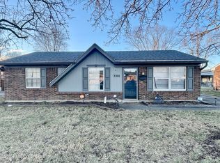 5302 Mount Blanc Rd, Louisville, KY 40216