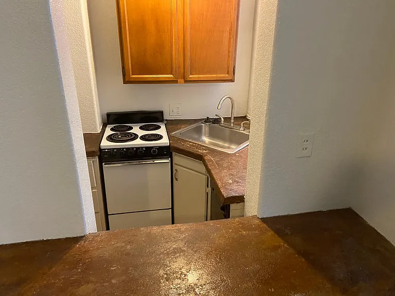 Kitchen with dishwasher