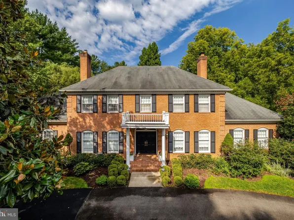 216 River Park Dr, Great Falls, VA 22066