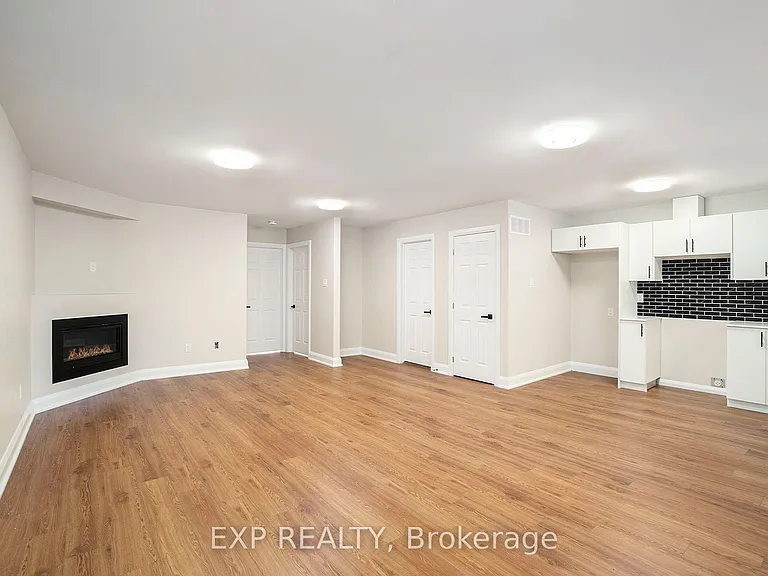 838 Saint Laurent Blvd #3 — Photo 8