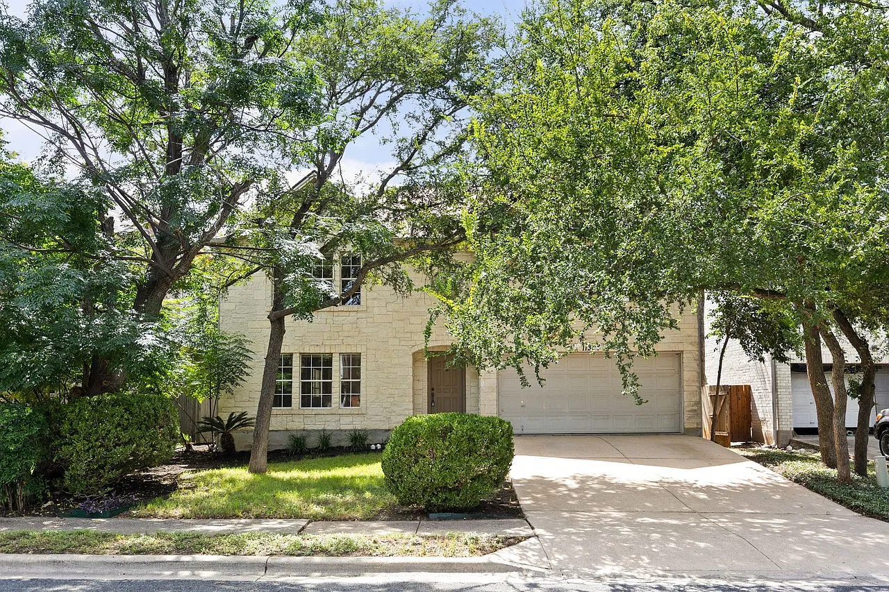 4 bed, 3743 sqft, $3,400 — Photo 1