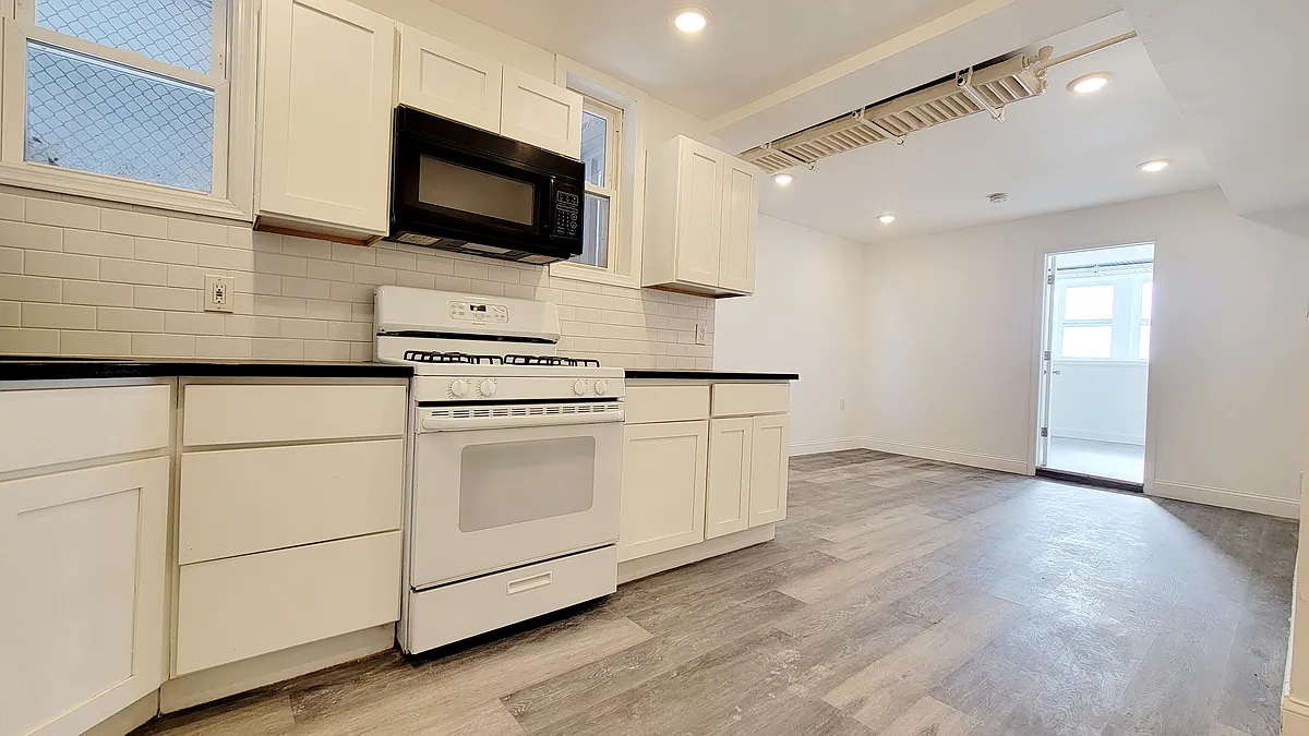 Building Photo - 401 Walker St #B2