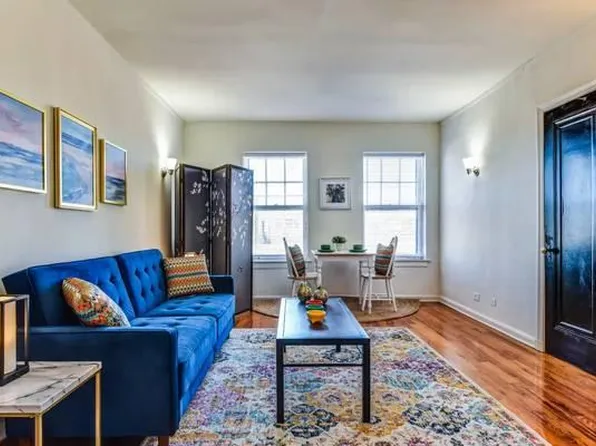 4423 North Sheridan Road