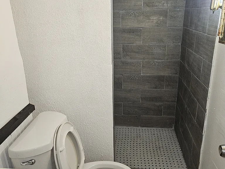 105 Pennsylvania Ave #6 — Photo 11