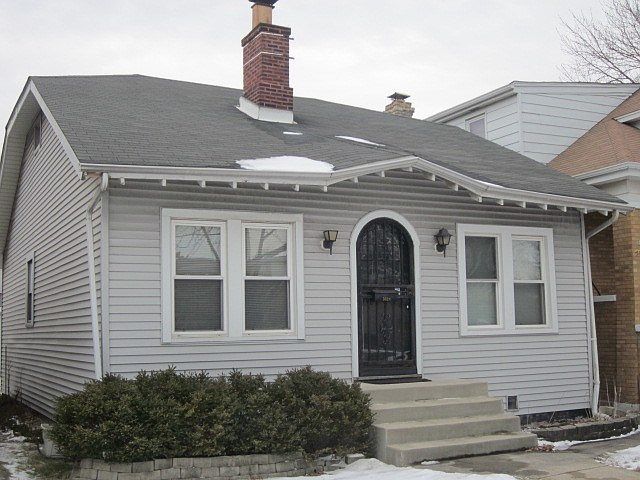1st image of 3824 N Oak Park Ave