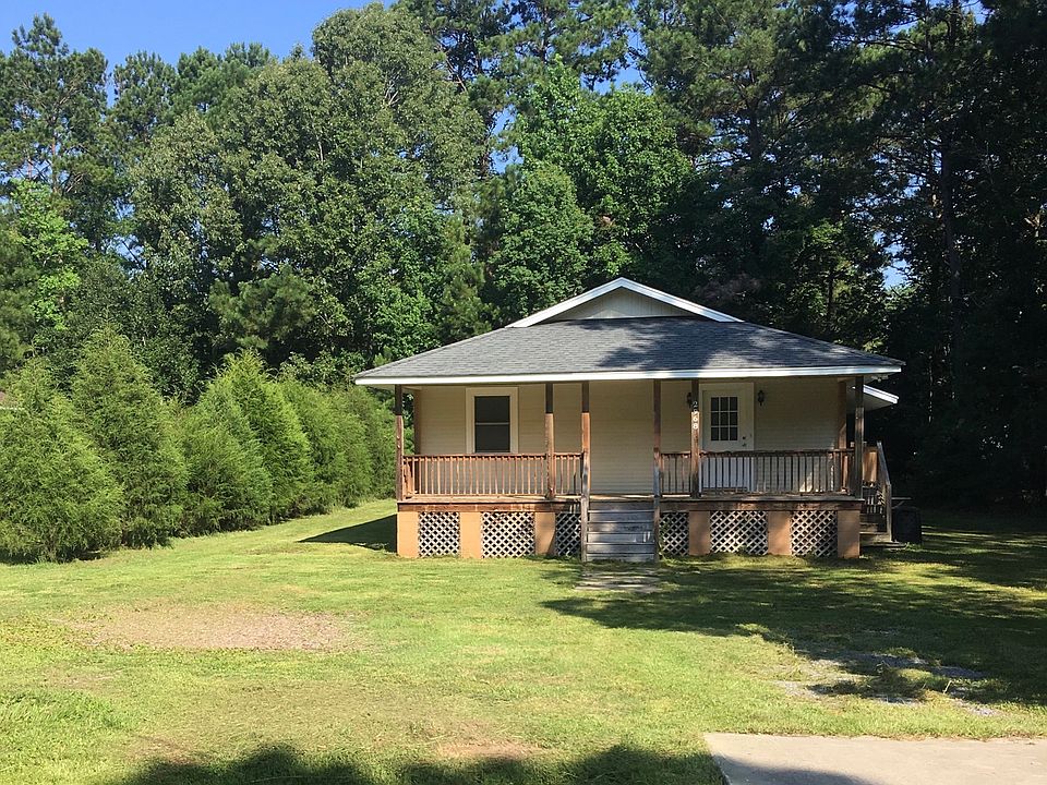 NO HOA! Quiet neighborhood!