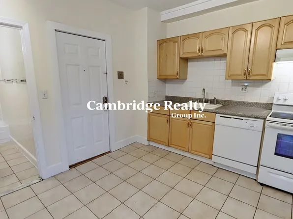 38 Bond St, Somerville, MA