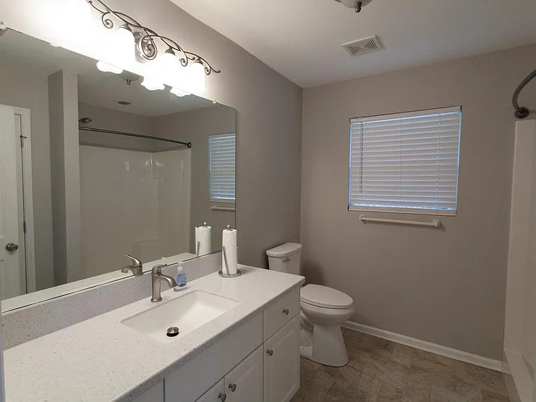 318 Vanderbilt Dr — Photo 17