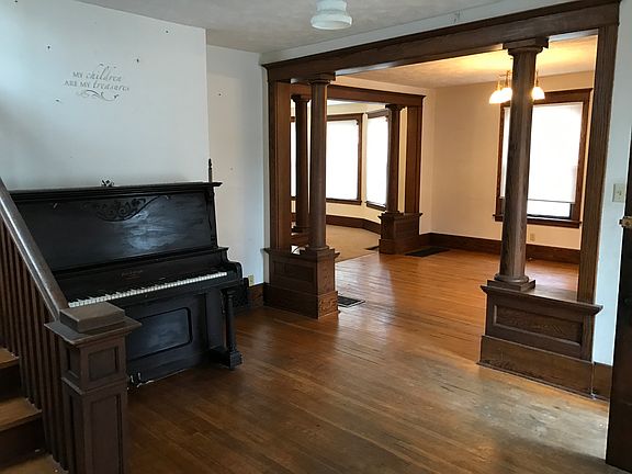 2nd image of 627 N Blackburn Ave