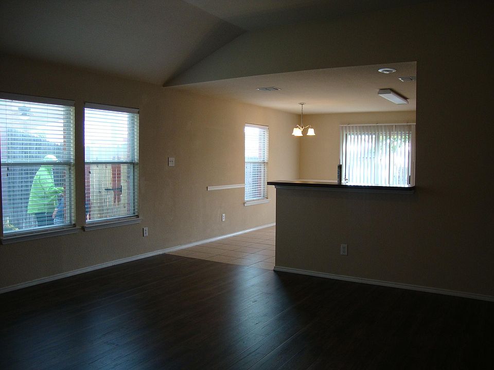 1st image of 9204 Goldenview Dr