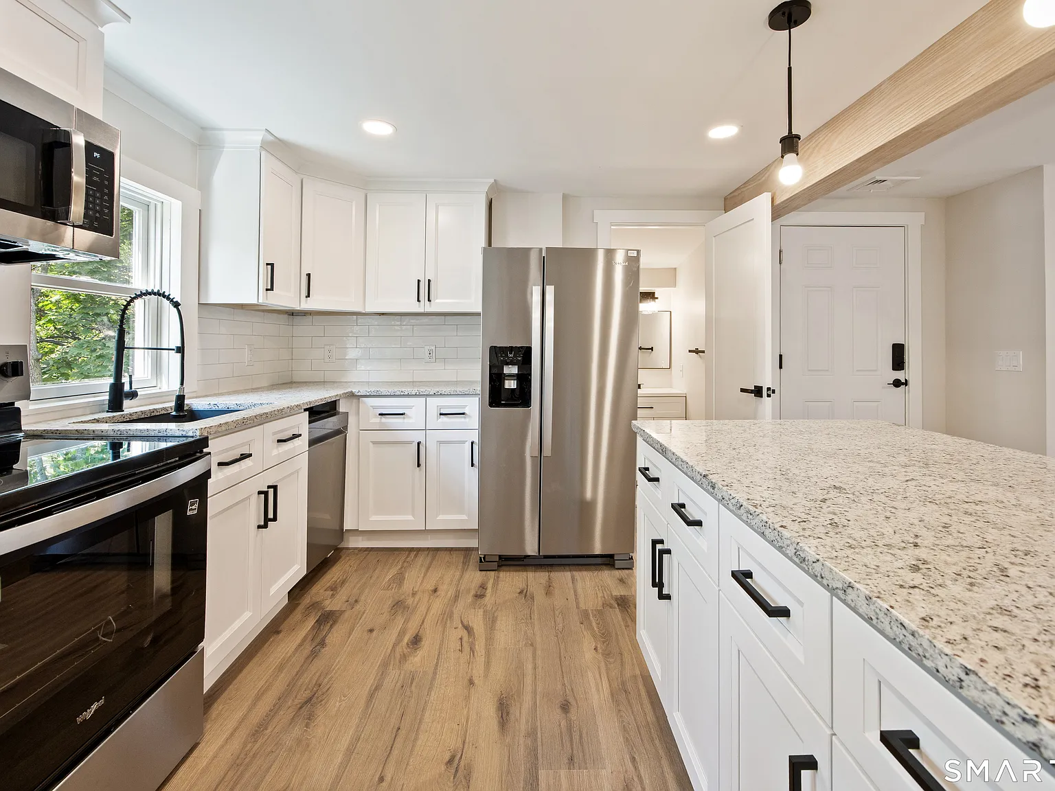 2 bed, 1.0 bath, 710 sqft, $2,350 — Photo 4
