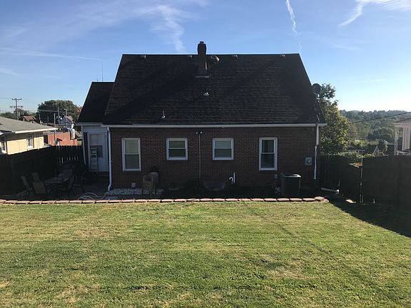 5th image of 1409 Arlington St