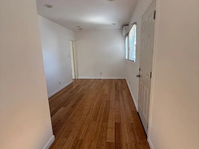 6028 Eleanor Ave #1/2 — Photo 12