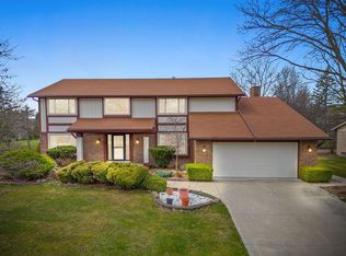 5225 Cameron Dr, Troy, MI 48098