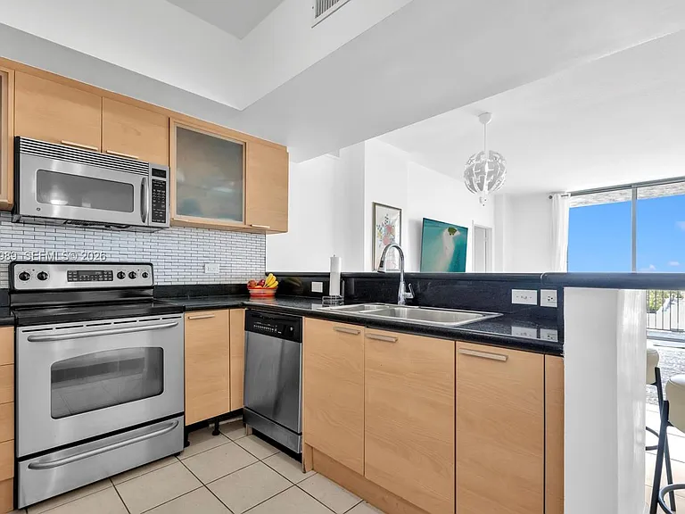 140 S Dixie Hwy #403 — Photo 9