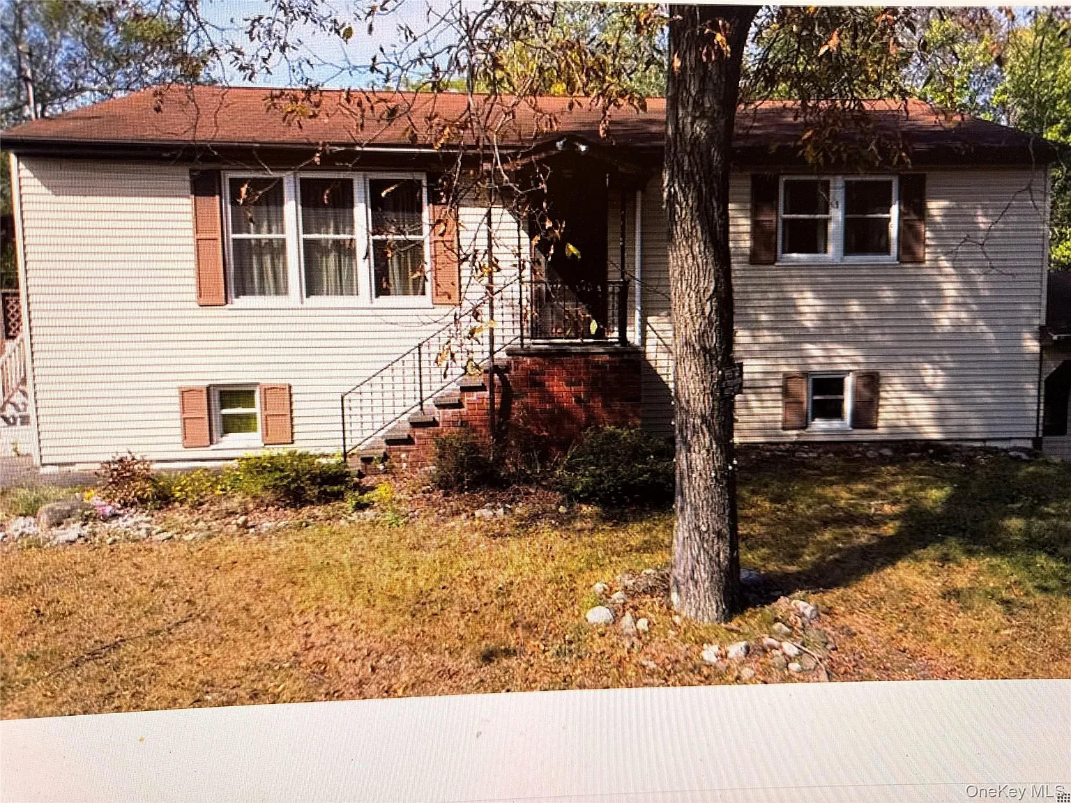 3 bed, 2.0 bath, 2016 sqft, $3,200 — Photo 1