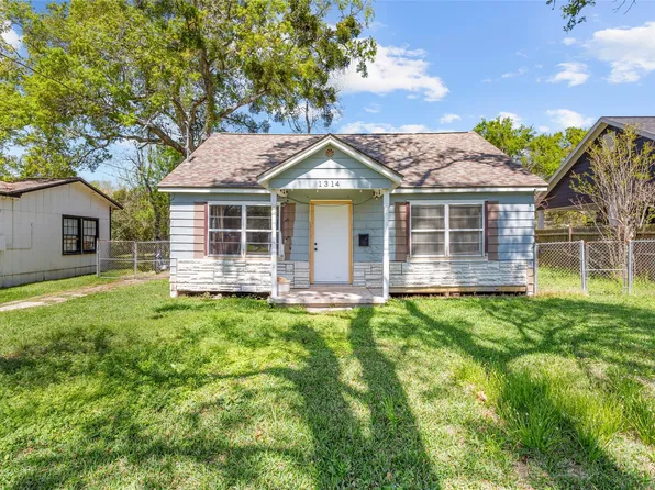 1314 Fairview Dr, Alvin, TX 77511