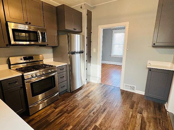 3rd image of 106 S Saint Louis St