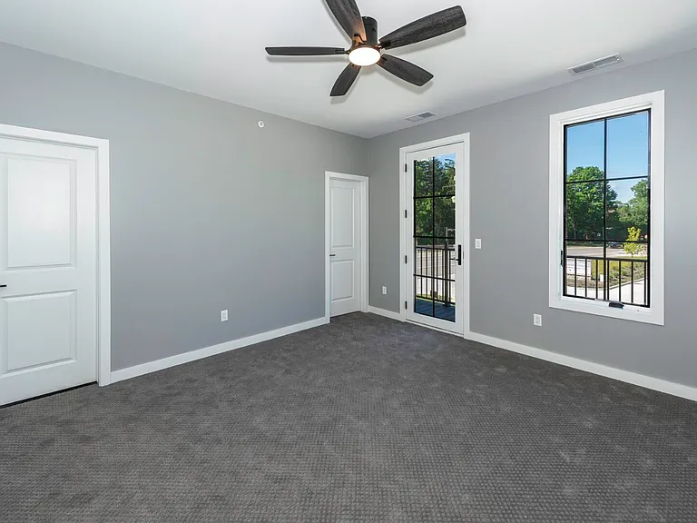 5395 Plymouth Rd — Photo 29