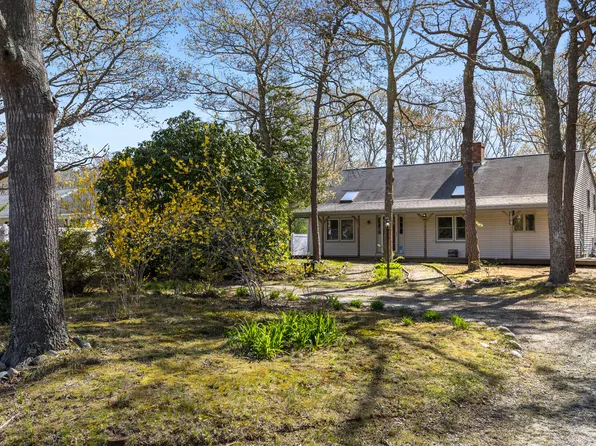 62 Monomoy Circle, Centerville, MA 02632