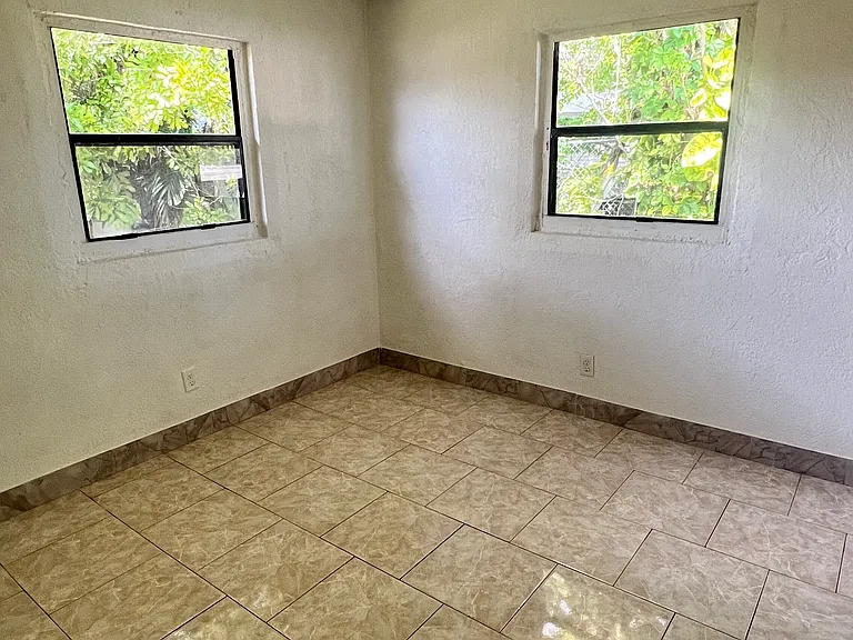 1742 NW 29th Way — Photo 13