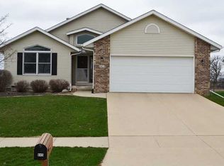 845 Ashford Dr NE, Cedar Rapids, IA 52402